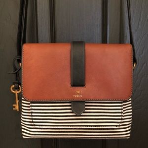 FOSSIL Kinley Small Crossbody 💕